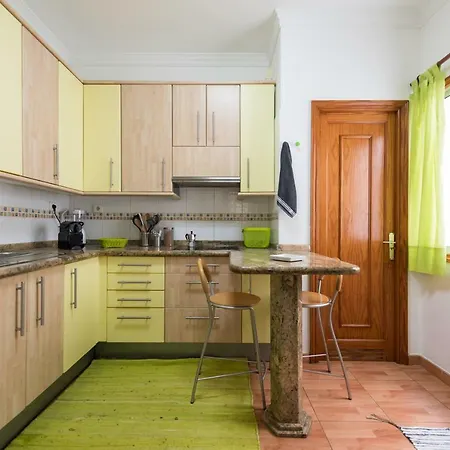 Vivienda Miguel Rosas Apartment